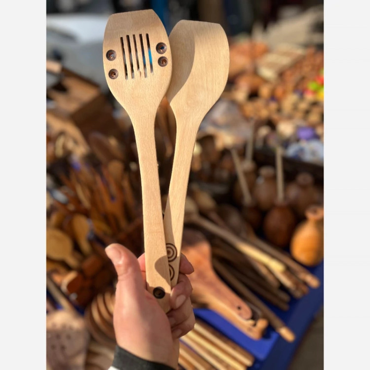 کفگیر چوبی 40 سانتی با چوب راش (پس کرایه )